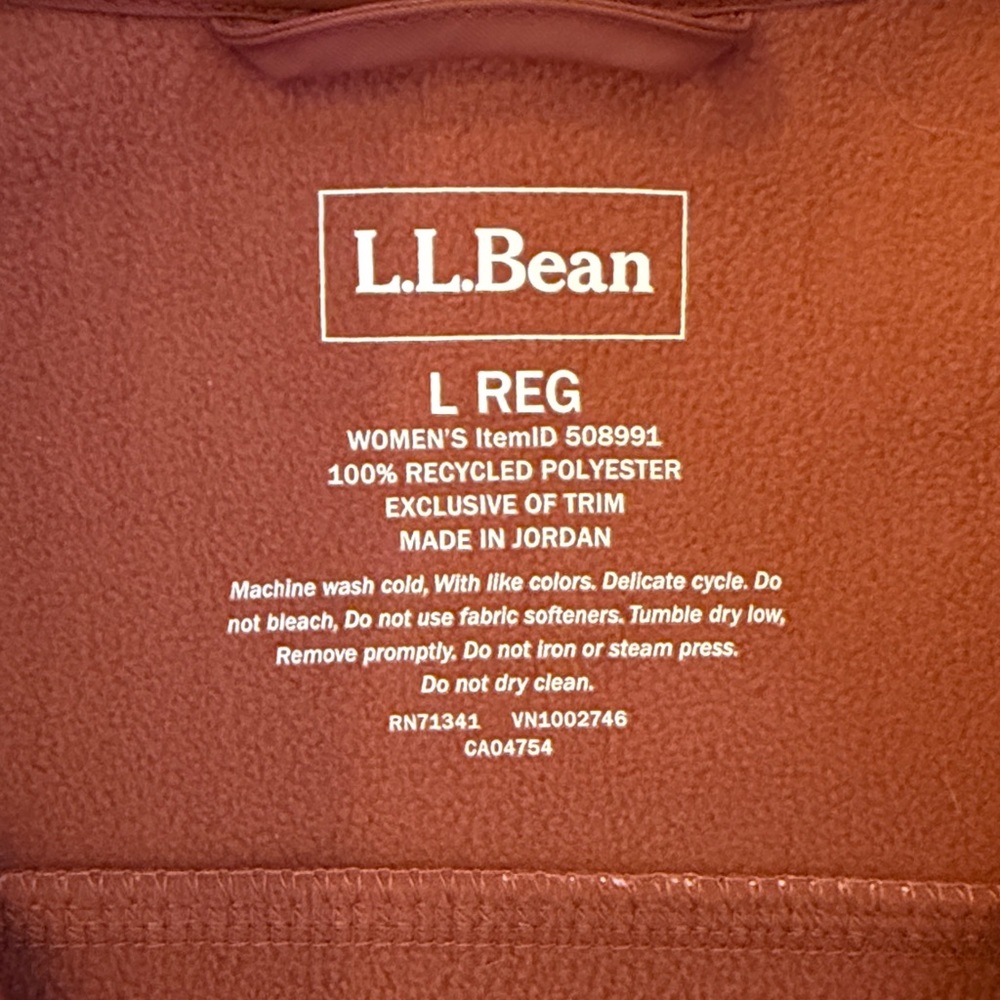 L.L. Bean | Women's Mountain Classic Windproof Fleece Jacket - Picture 5 of 8